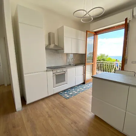 Moderna Casa Fronte Mare